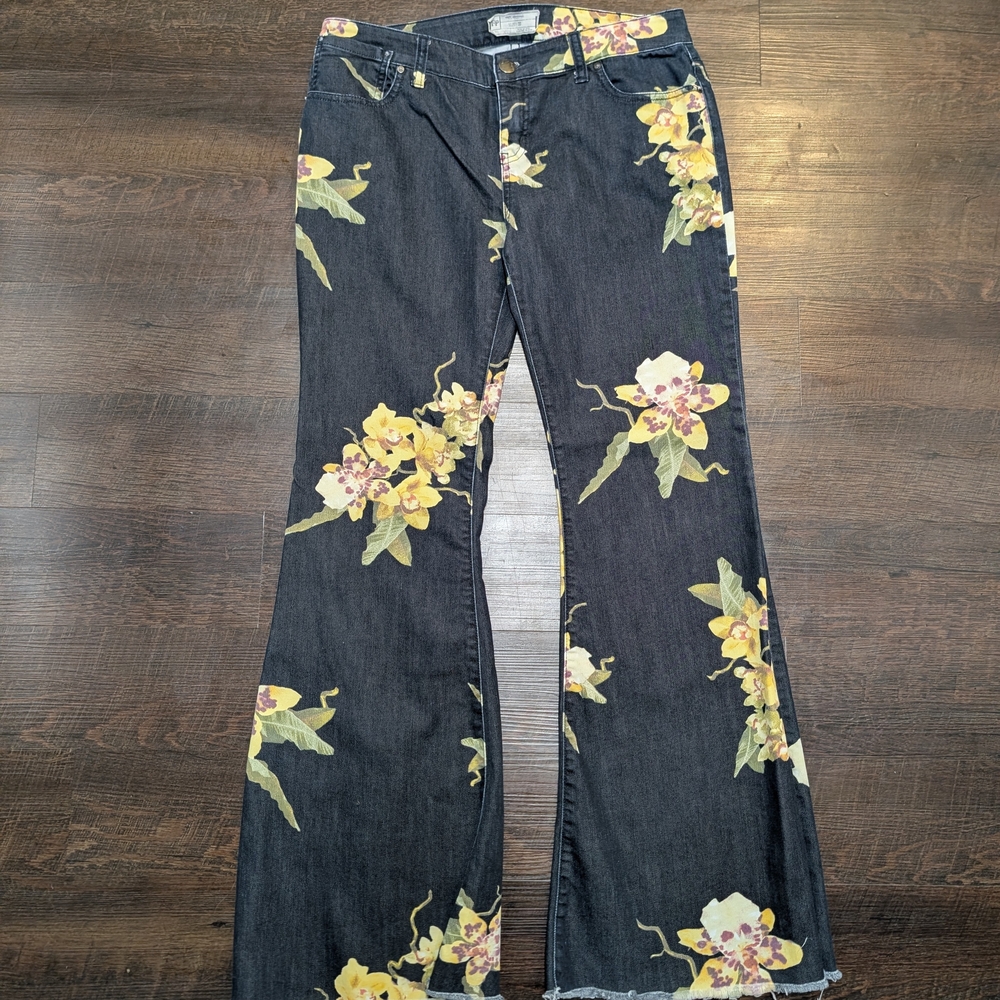 Free People "Miami Nights" Bali Flare Jeans Size 30